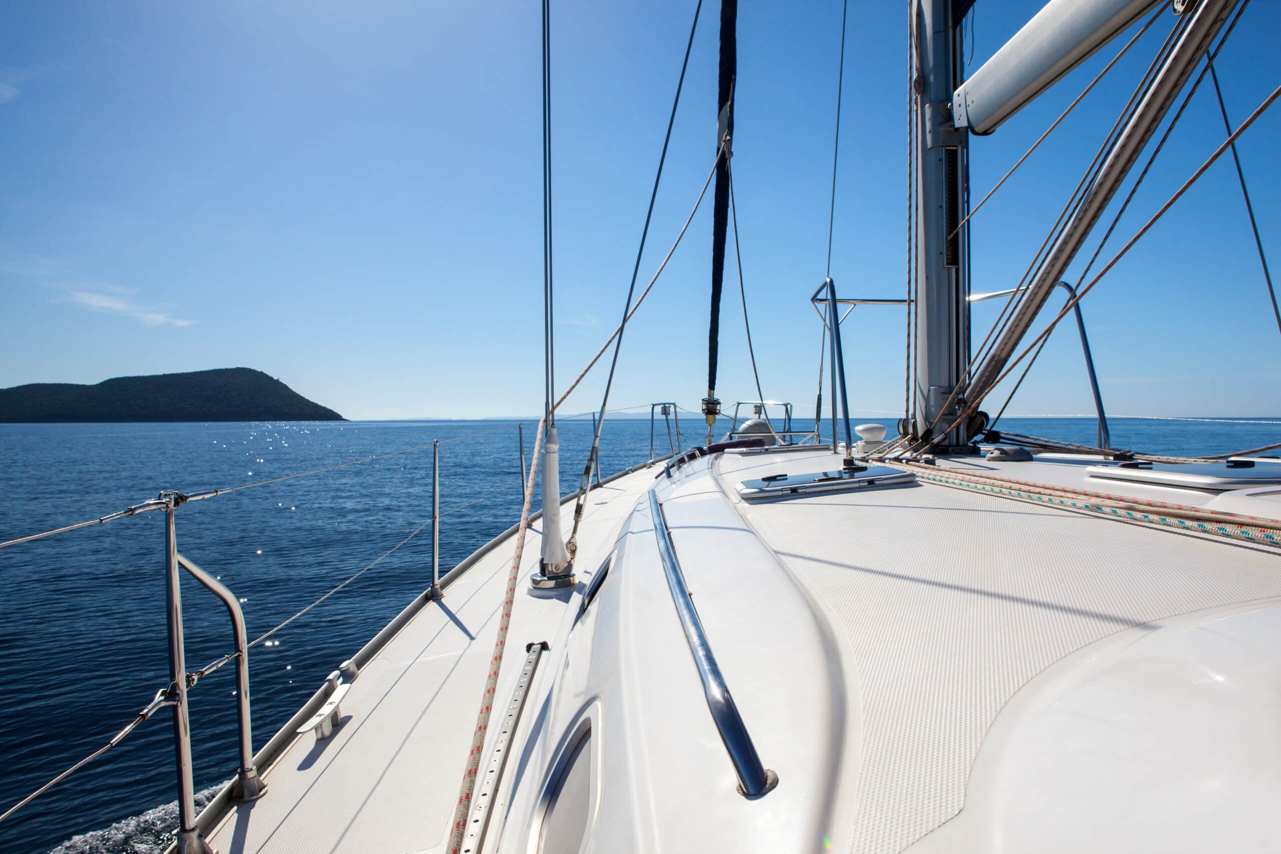 Sealing of ships, boats and yachts